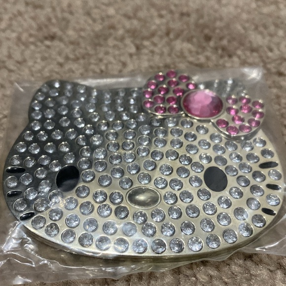 Hello Kitty x Sephora Compact Mirror - Picture 6 of 14